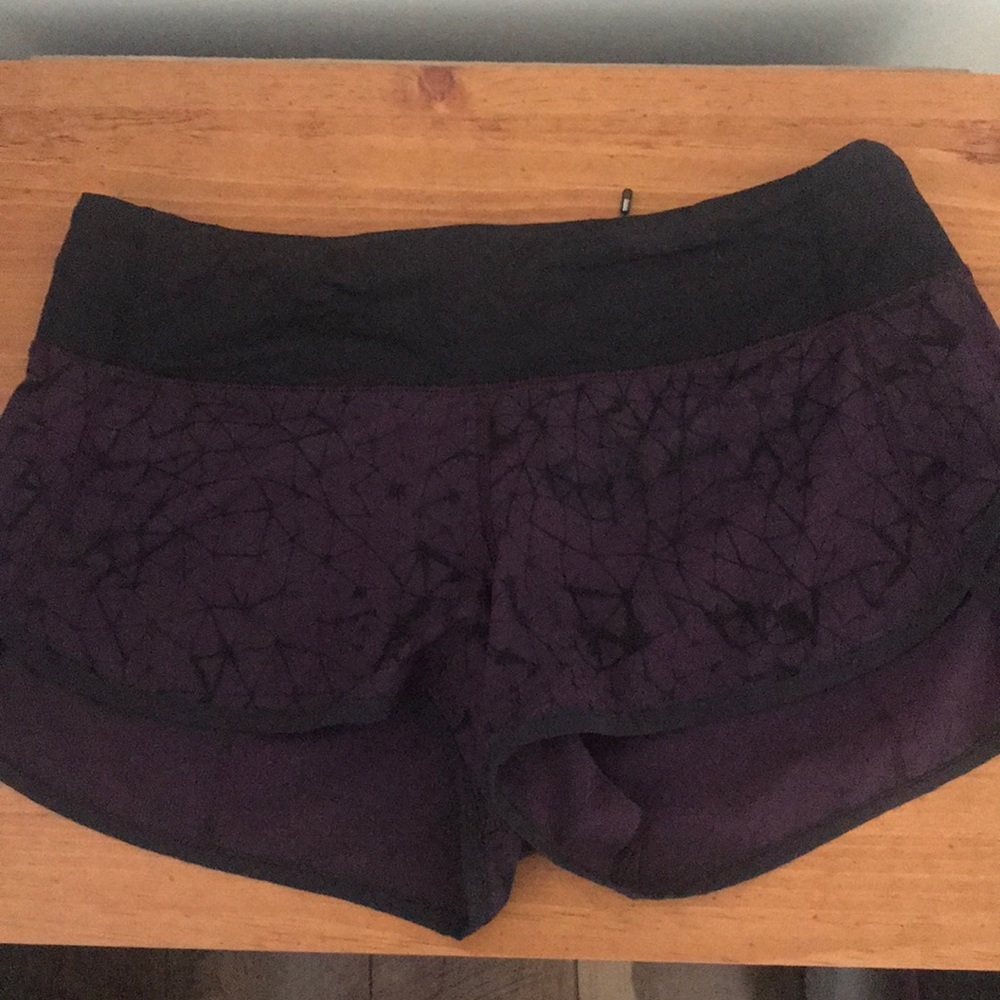 Lululemon shorts size 6